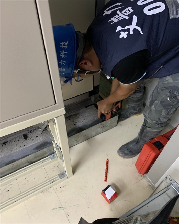 基礎座補強作業_火藥槍打設固定